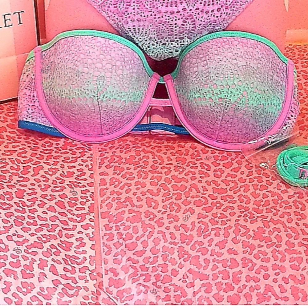 VICTORIA SECRET 34A,C, or D OMBRE BIKINI TOP SEXY